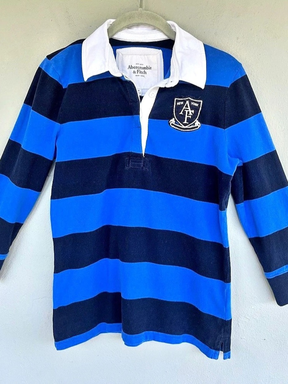 Abercrombie & Fitch Vintage Blue and Black Striped Rugby Polo Shirt Size Medium